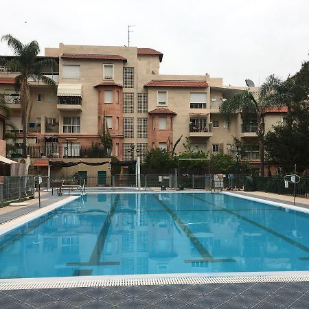Rechovot Pool & Garden 아파트 호텔 외부 사진